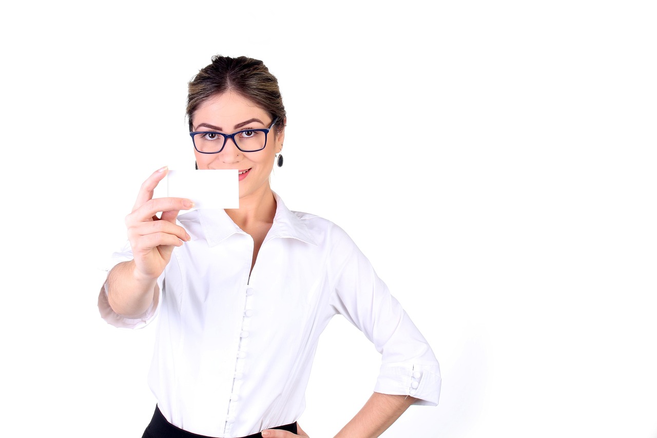 كيفية تحويل الزوار إلى عملاء عبر استراتيجيات التسويق الإلكتروني